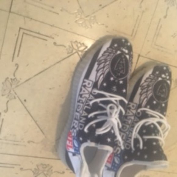 Men's tennis shoes - Picture 3 of 4